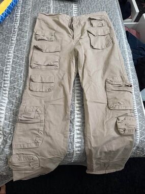 Forever 21 Women’s Cargo Pants - Tan